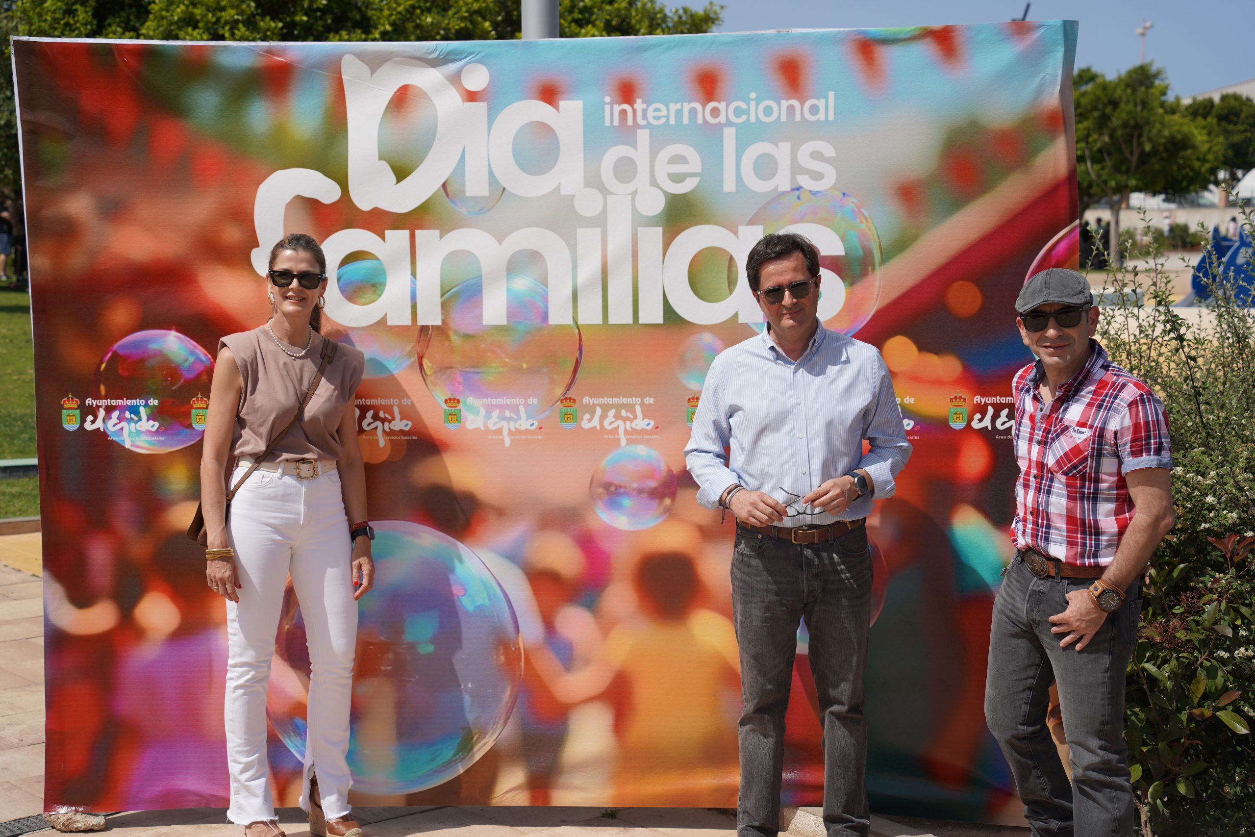 El Día de las Familias de El Ejido se convierte en un encuentro intergeneracional con pasacalles, cuentacuentos, exhibiciones, miniferia vintage, gincana e hinchables