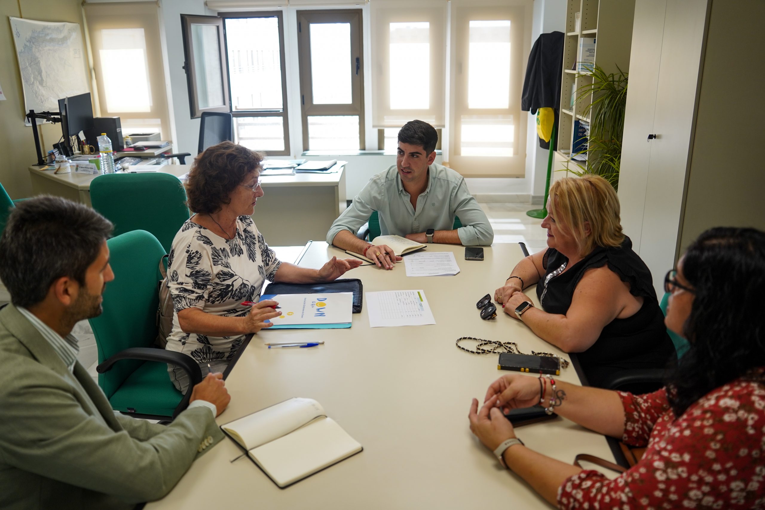 El Ayuntamiento colabora con Down El Ejido para llevar a los colegios el proyecto ‘Sembrando Futuro, Cultivando Inclusión’