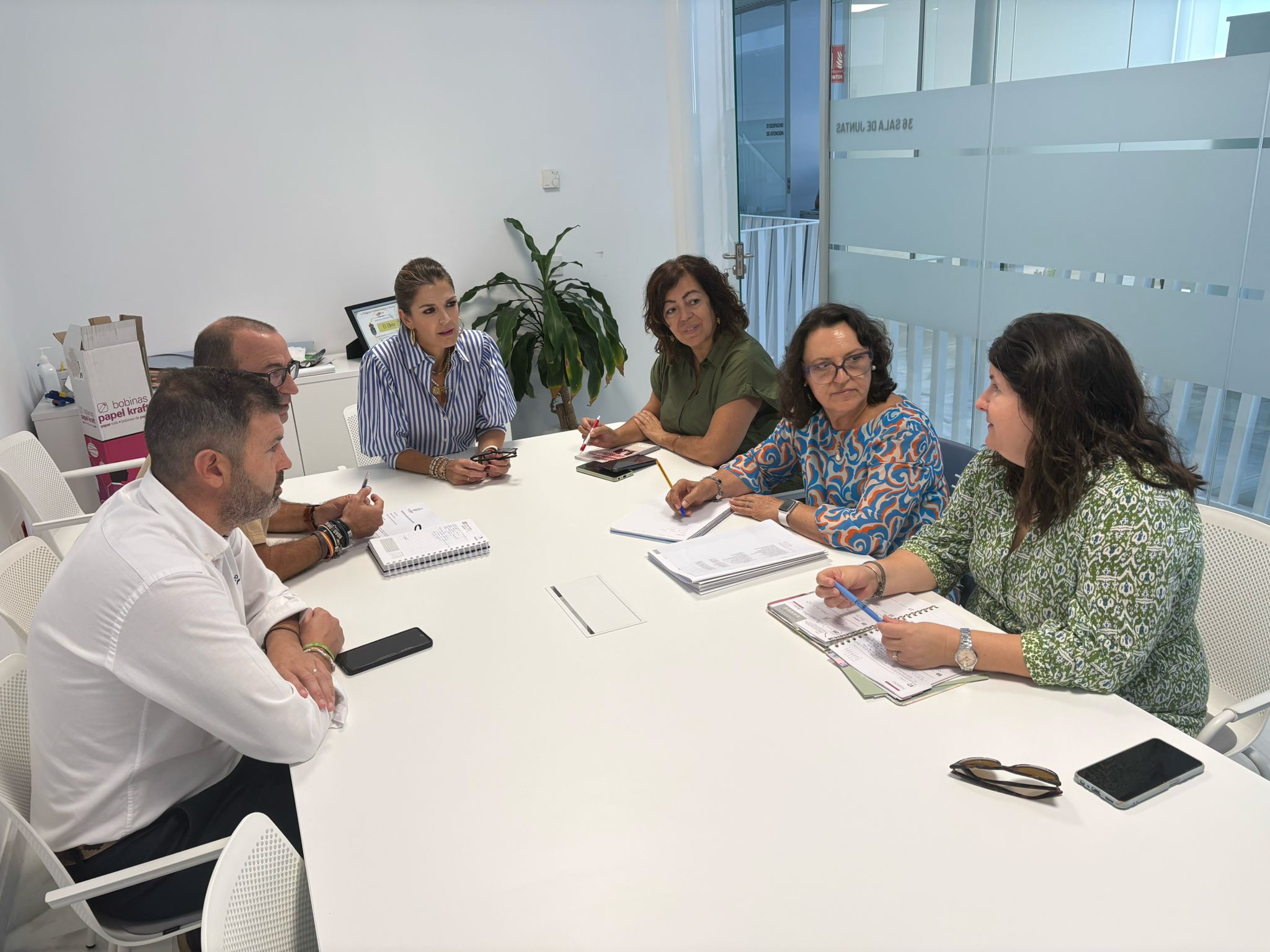 El Ayuntamiento de El Ejido aumenta las acciones de acompañamiento en Navidad para los usuarios del programa de ‘Soledad No Deseada’