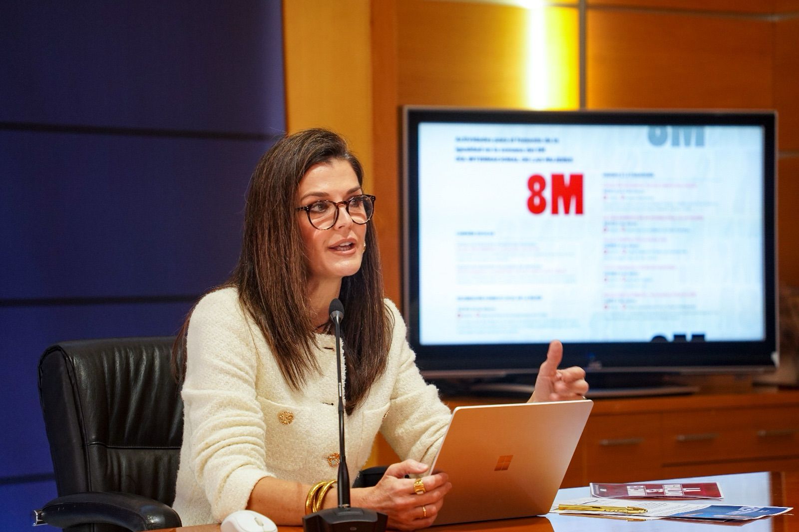 Exposición fotográfica, talleres, visitas guiadas, lectura de manifiesto, ruta, proyección de documental y los Premios Porcia Maura para conmemorar el #8M en El Ejido