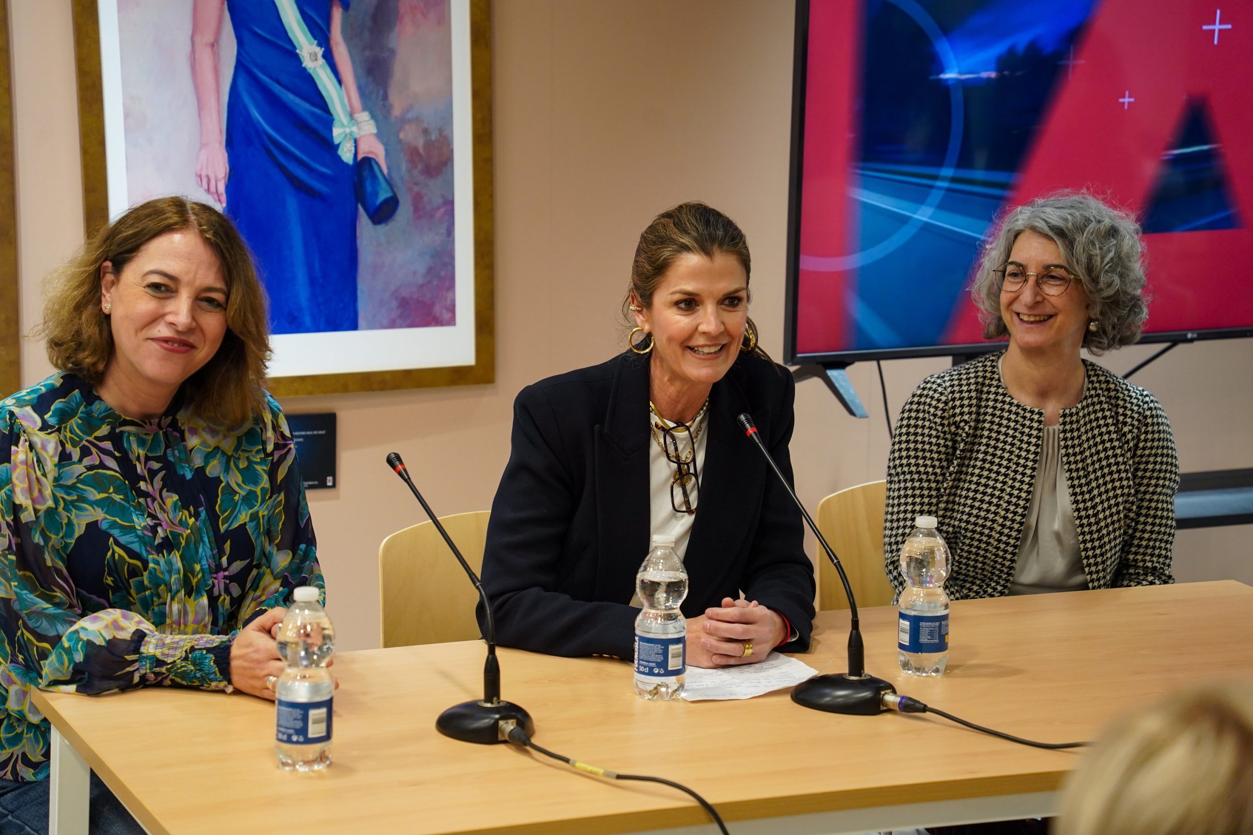 La periodista Maribel Mata y la realizadora Nieves Fernández presentan en El Ejido el documental ‘Alcaldesas por elección’