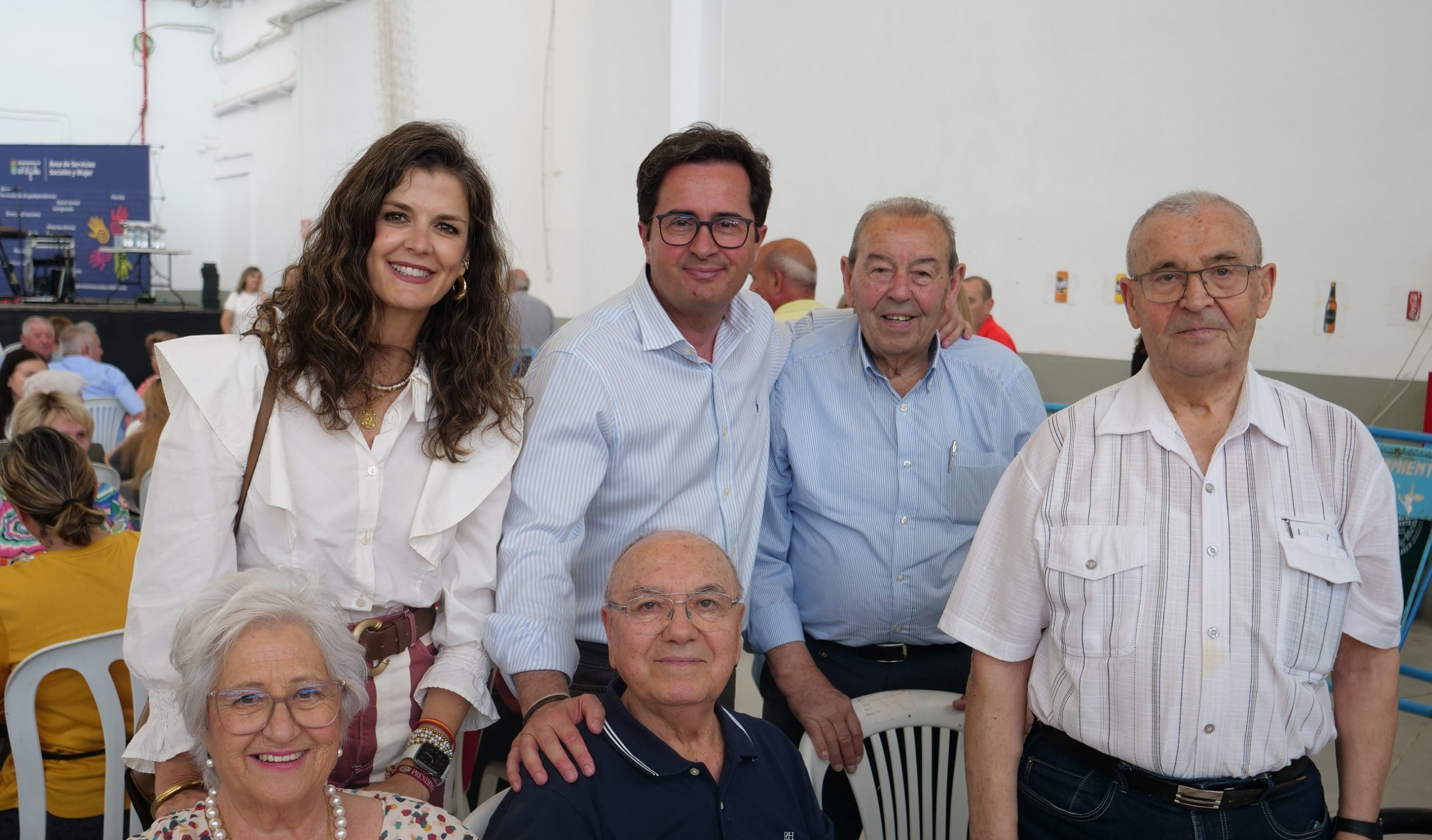 1.000 mayores de El Ejido celebran una jornada de convivencia con degustación gastronómica, gran paella, cante y baile