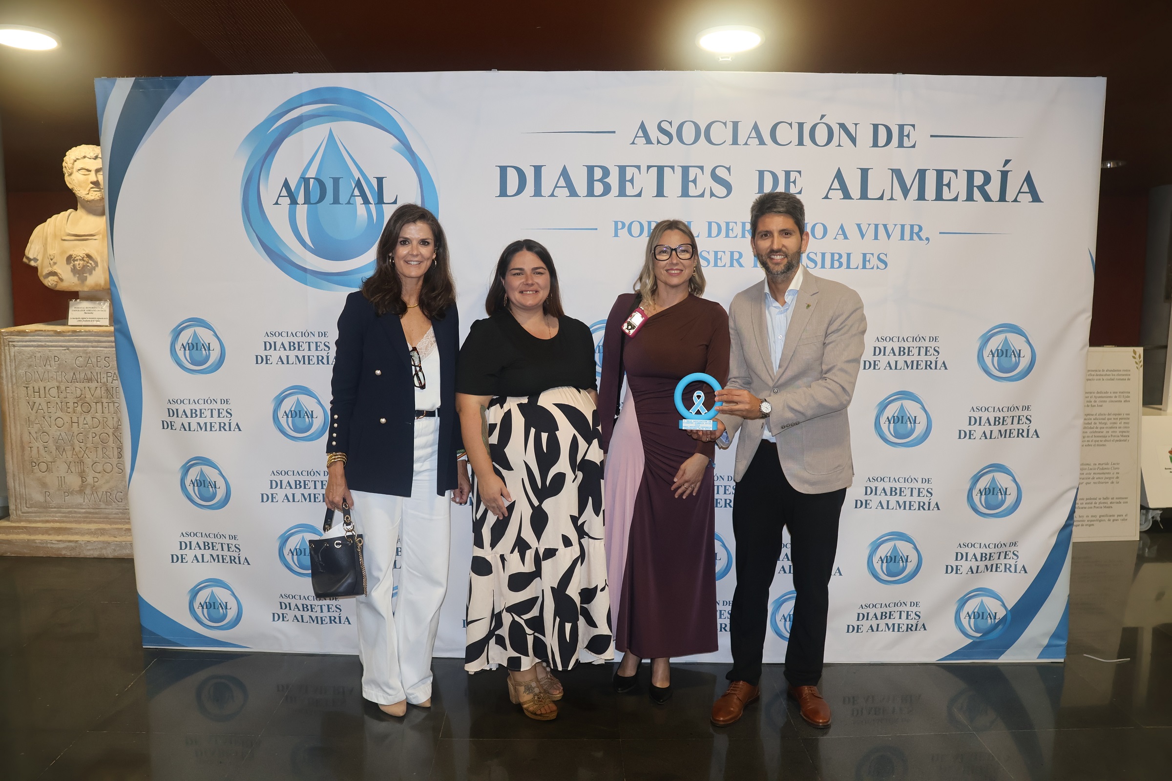 La I Gala Adial otorga al Ayuntamiento el Premio a la Institución Comprometida de 2026