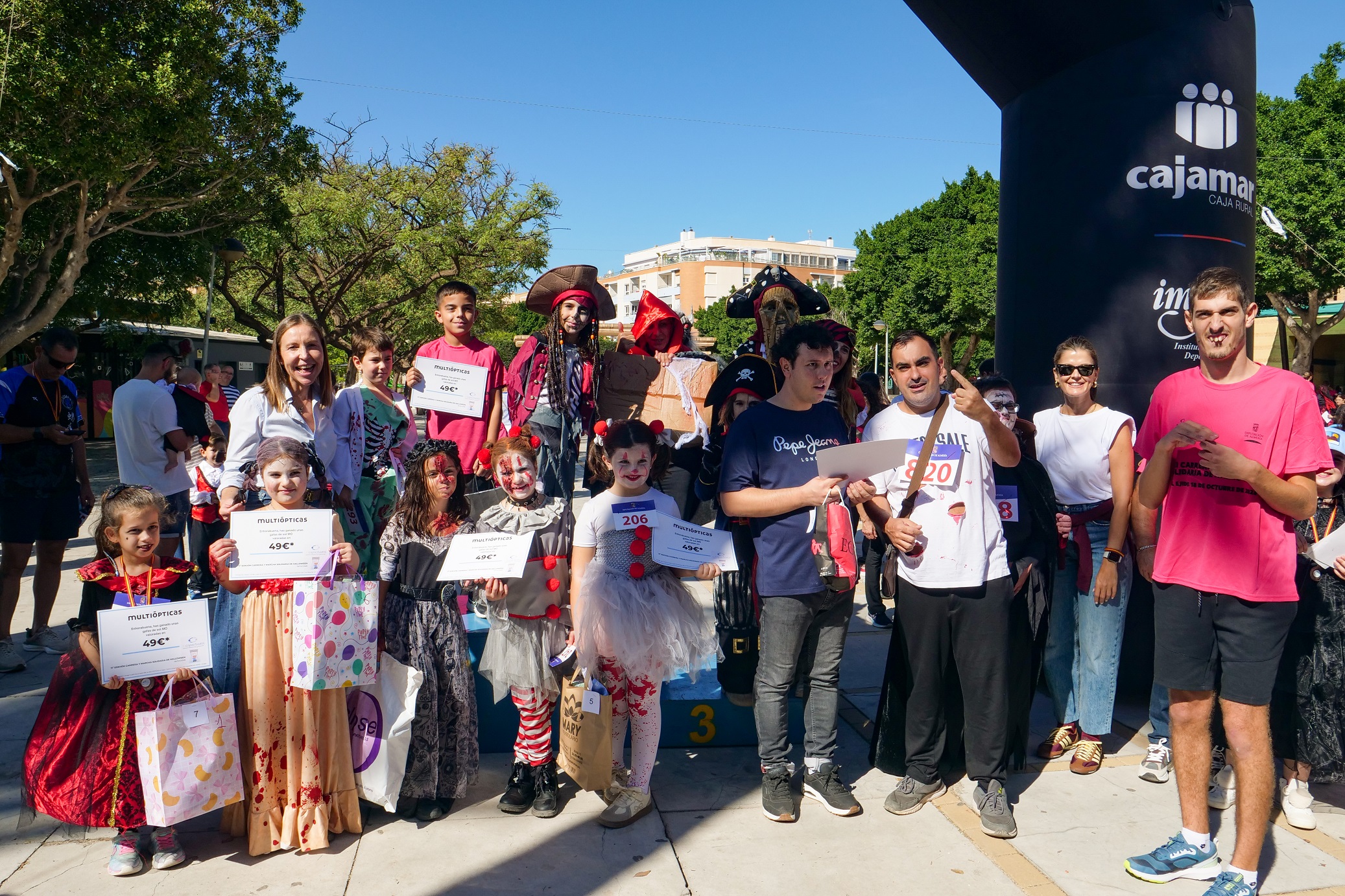 La asociación Activa Tu Ocio y Di Capacitados llena de seres terroríficos el Parque Municipal en su XI Carrera y Marcha Solidaria de Halloween